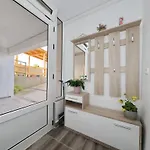 Ana Zadar