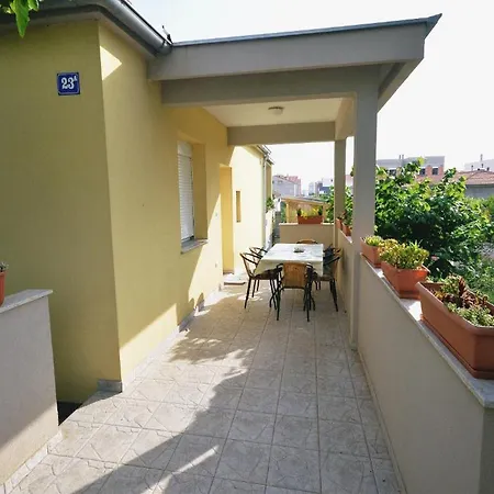 Ana Apartamento *