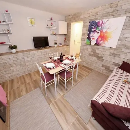 Ana Apartamento *