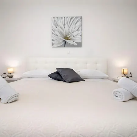 Ana Apartment