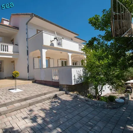 Ana Apartment