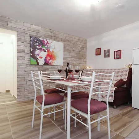 Διαμέρισμα Sunny Stone With Free Parking