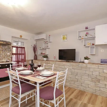 Διαμέρισμα Sunny Stone With Free Parking *